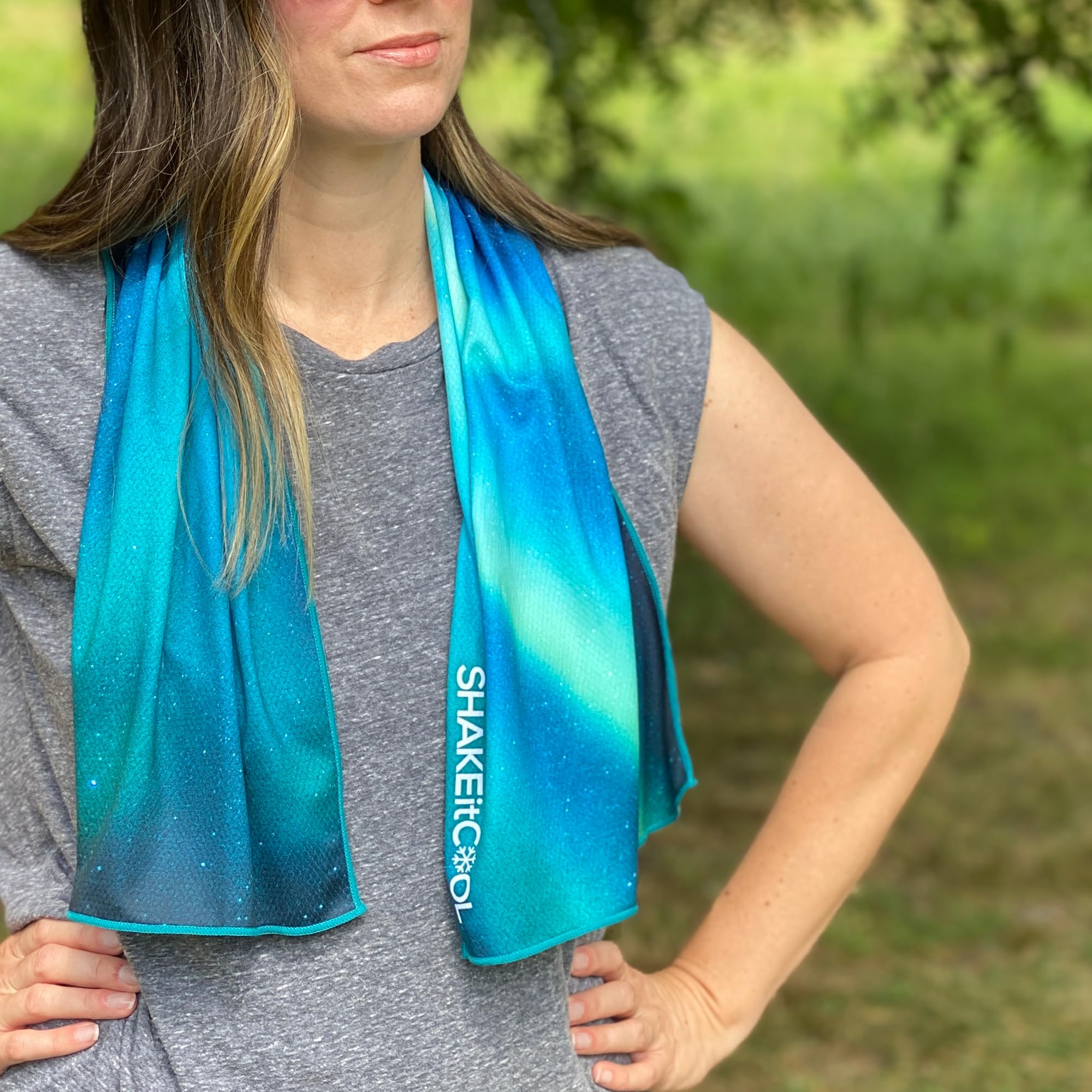 SHAKEitCOOL Extended Size Cooling Towel – Be Cool in Style - Heat Relief, Soft, Lightweight, Sun Protection, Easy Clean - Perfect for Biking, Hiking, Running, Yoga, Golf - Blue Purple Wave M