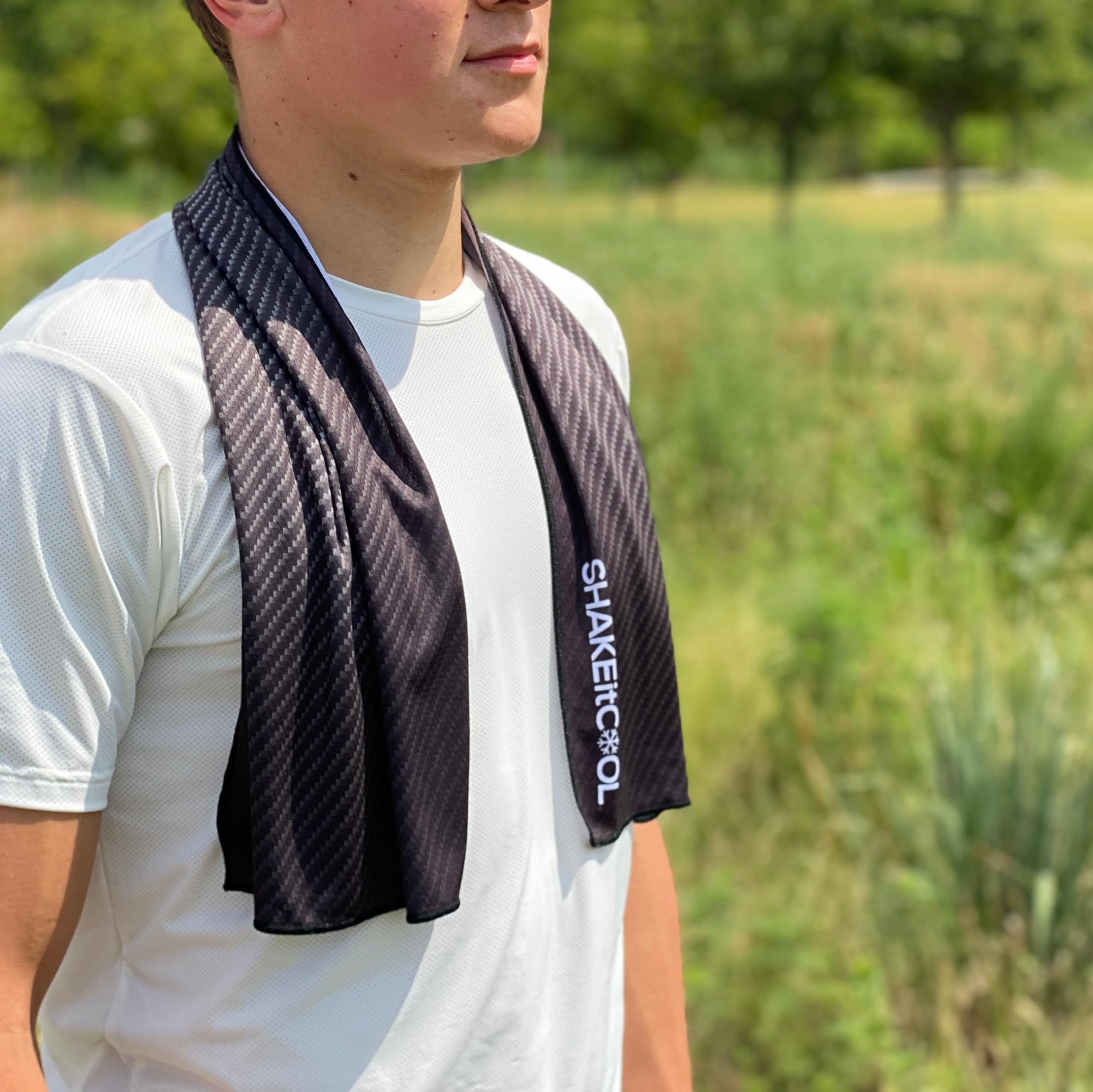 SHAKEitCOOL Extended Size Cooling Towel – Be Cool in Style - Heat Relief, Soft, Lightweight, Sun Protection, Easy Clean - Perfect for Biking, Hiking, Running, Yoga, Golf - Blue Purple Wave M